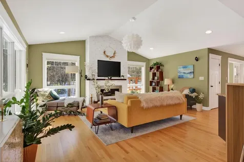 25 Hovey Lane Brunswick ME 04011