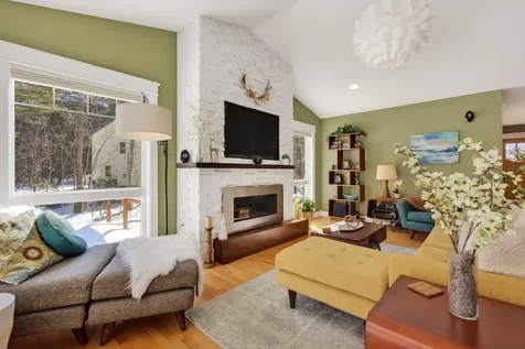 25 Hovey Lane Brunswick ME 04011