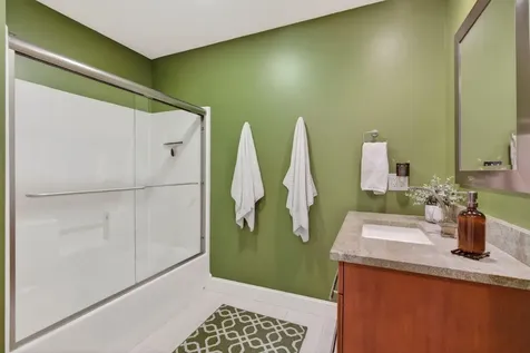 25 Hovey Lane Brunswick ME 04011