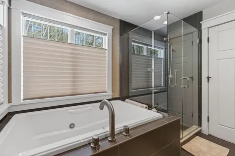 25 Hovey Lane Brunswick ME 04011