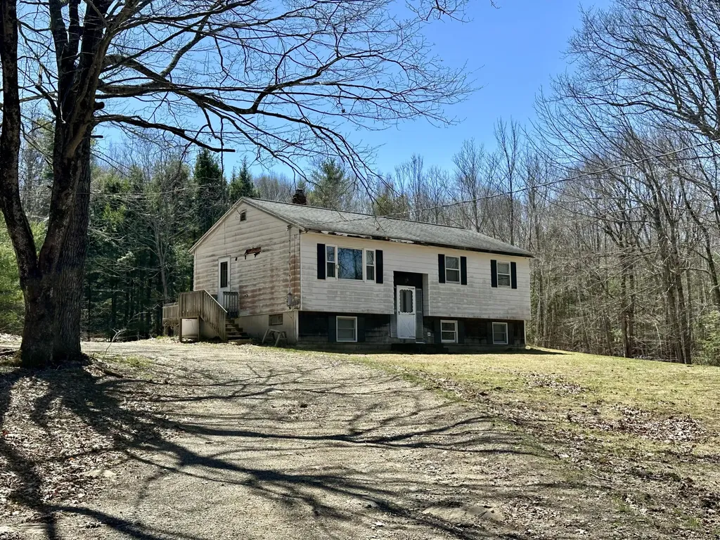 511 Whitefield Road Pittston ME 04345