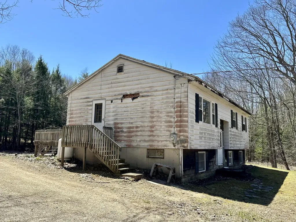 511 Whitefield Road Pittston ME 04345