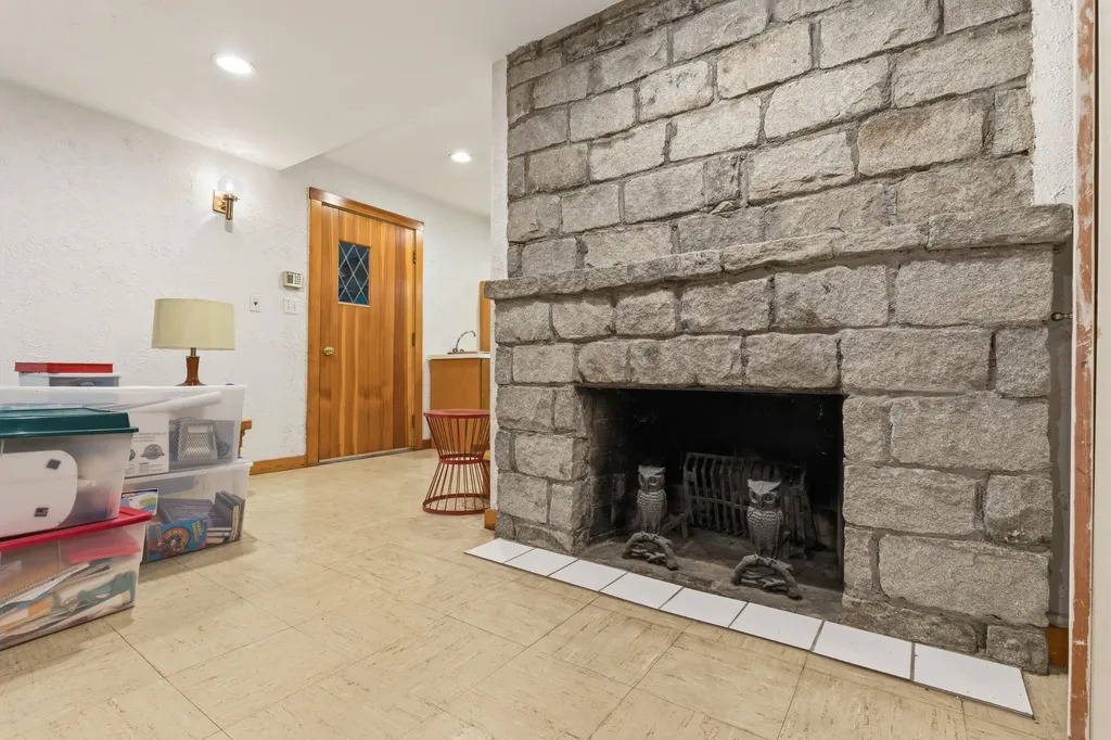 14 Blaine Avenue Augusta ME 04330