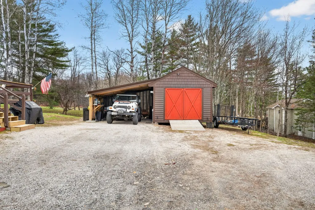 35 Pooler Avenue Skowhegan ME 04976