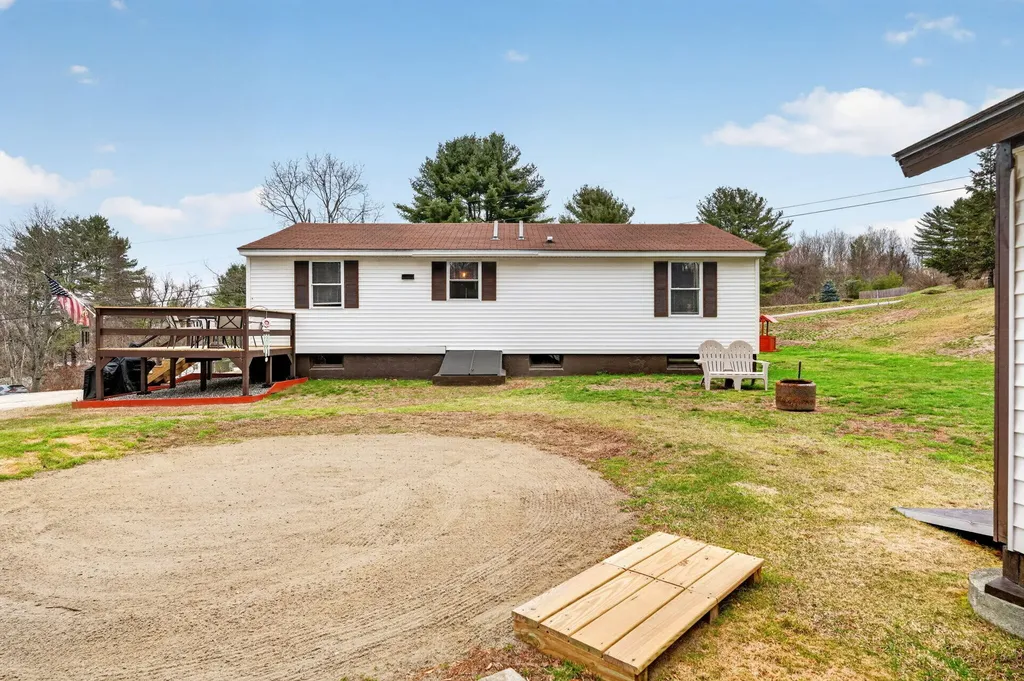 35 Pooler Avenue Skowhegan ME 04976