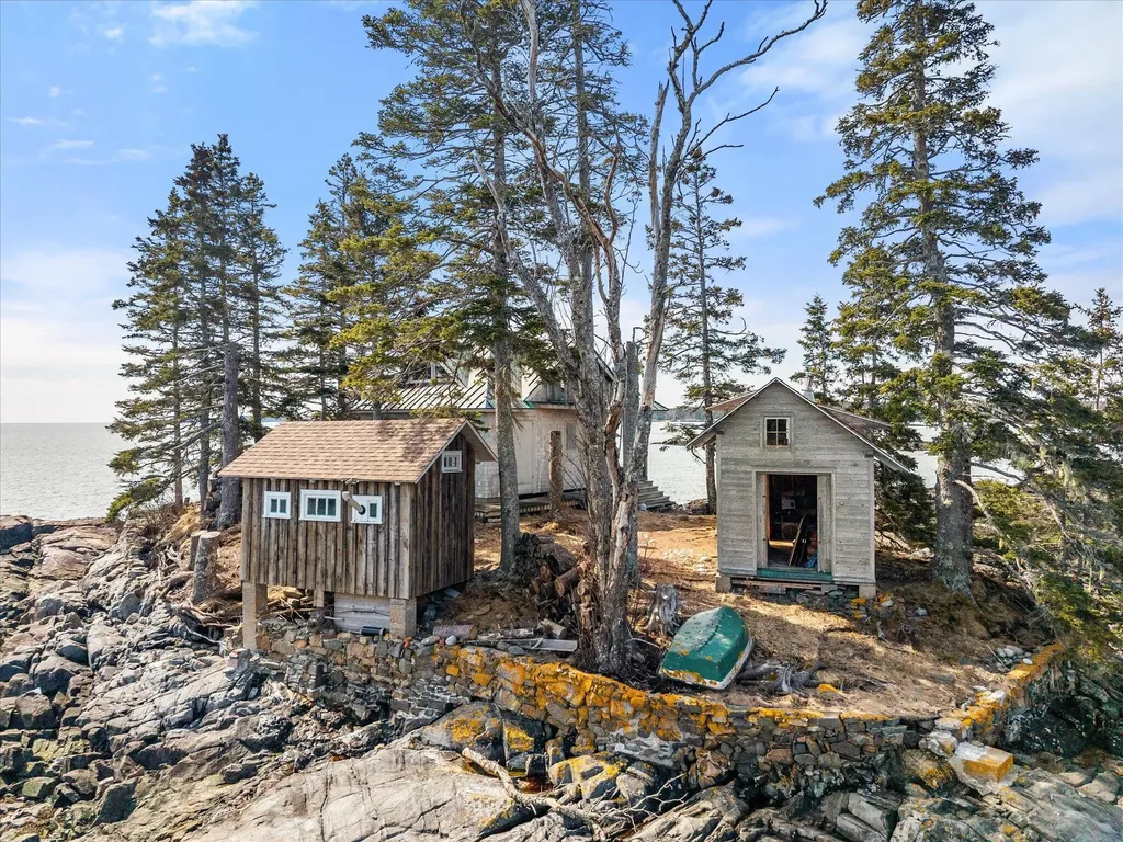 9999 Cove Island Harrington ME 04643