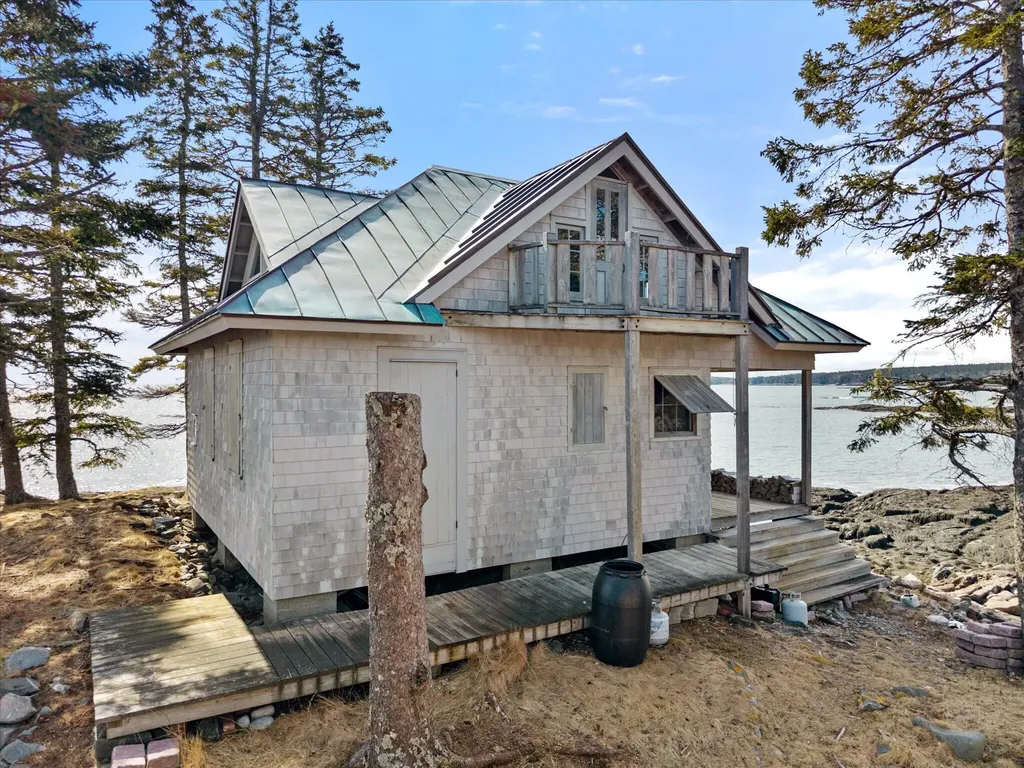 9999 Cove Island Harrington ME 04643
