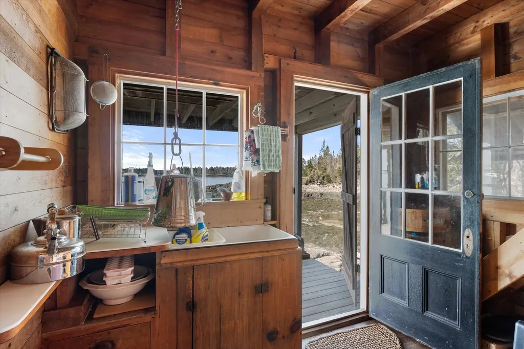 9999 Cove Island Harrington ME 04643