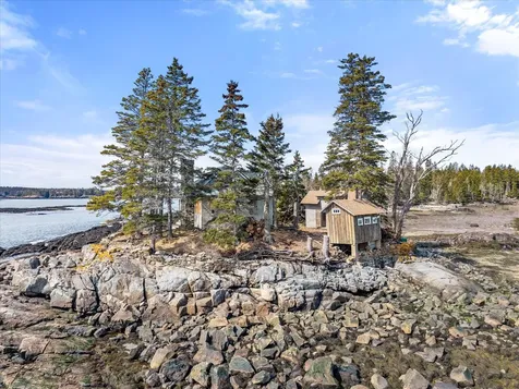 9999 Cove Island Harrington ME 04643