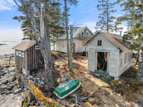 9999 Cove Island Harrington ME 04643