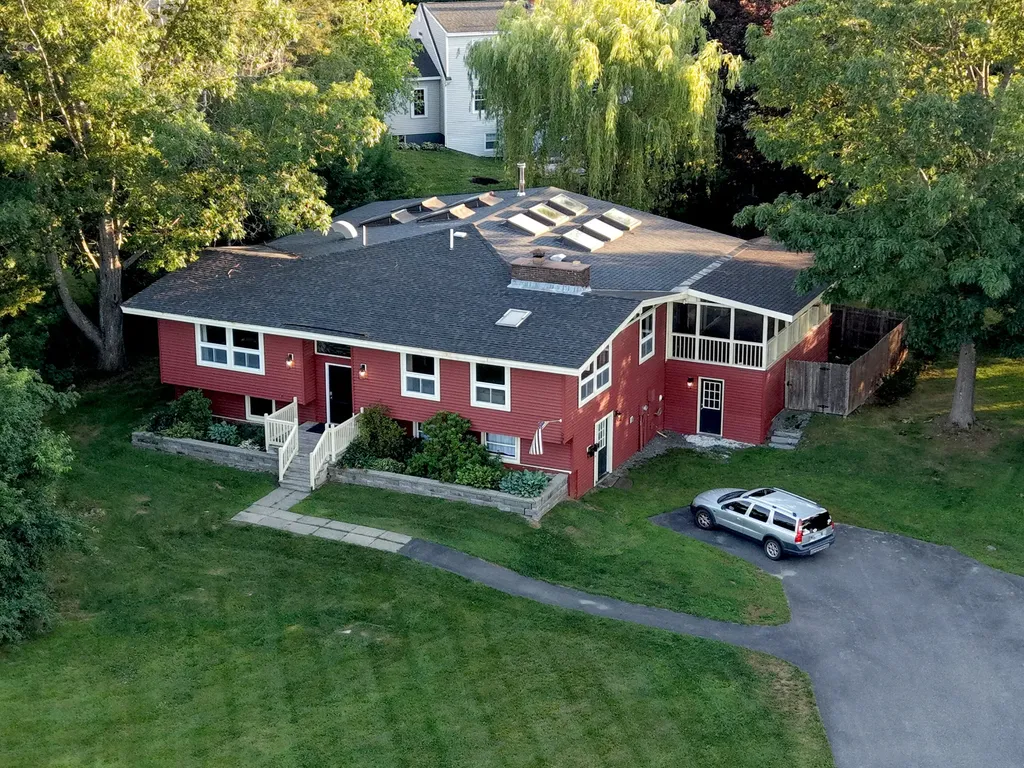 296 Howard Street Bangor ME 04401