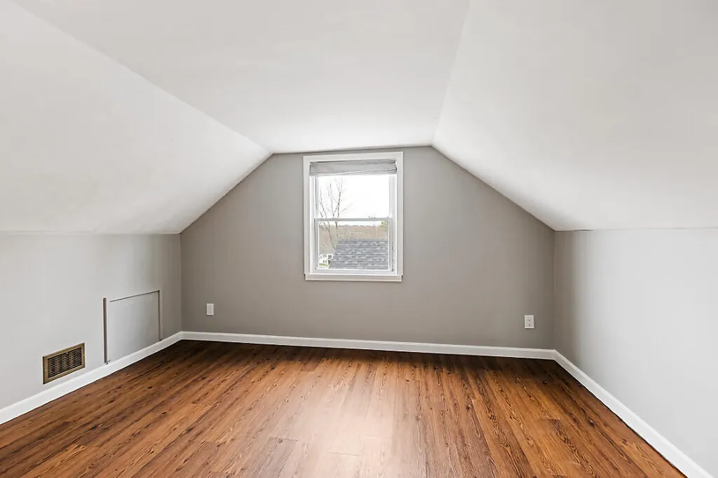19 Alexandra Drive Gardiner ME 04345