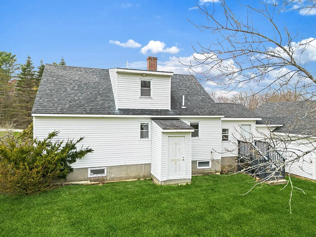 19 Alexandra Drive Gardiner ME 04345