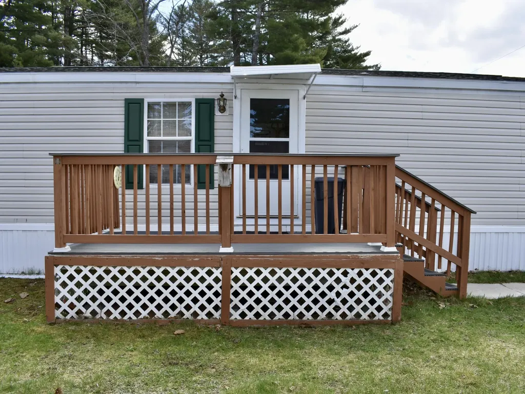 54 Larry Lane Brunswick ME 04011