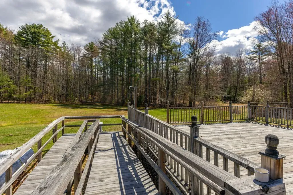 955 Bridgton Road Westbrook ME 04092