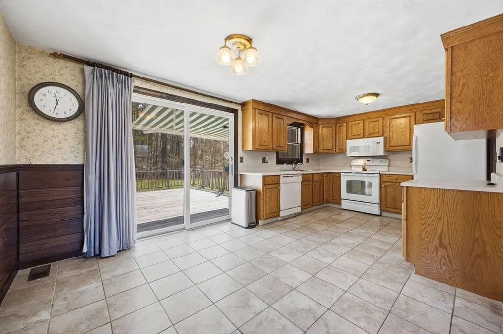 955 Bridgton Road Westbrook ME 04092