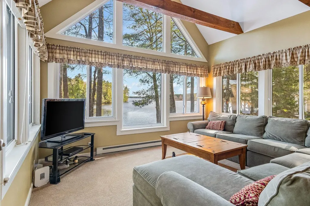 8 Ridgewood Drive Lebanon ME 04027
