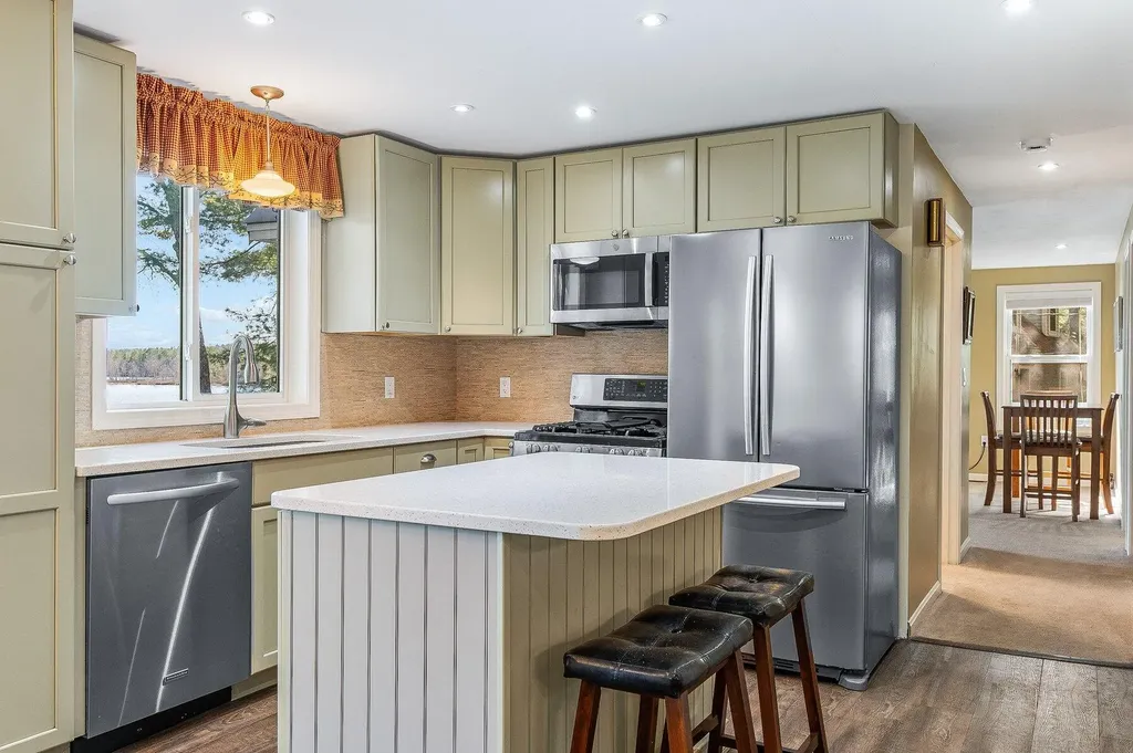 8 Ridgewood Drive Lebanon ME 04027