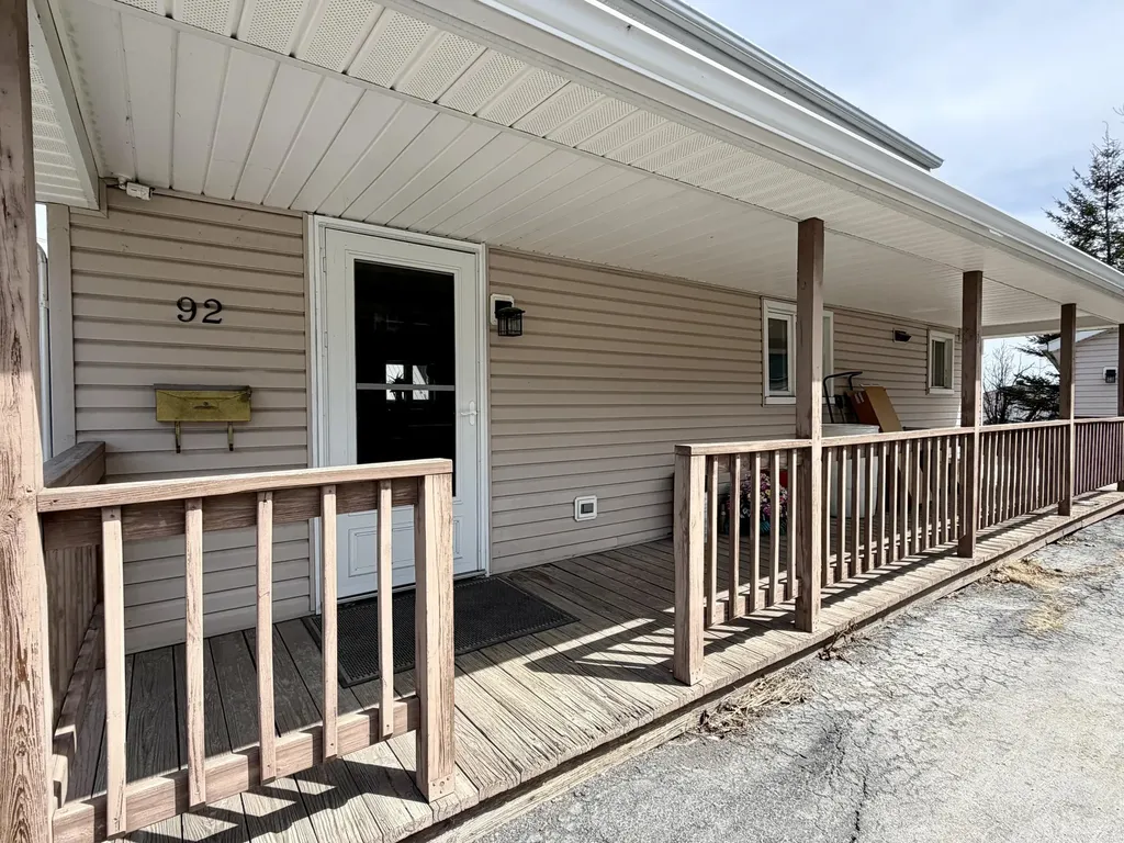 92 N 4th Avenue Madawaska ME 04756