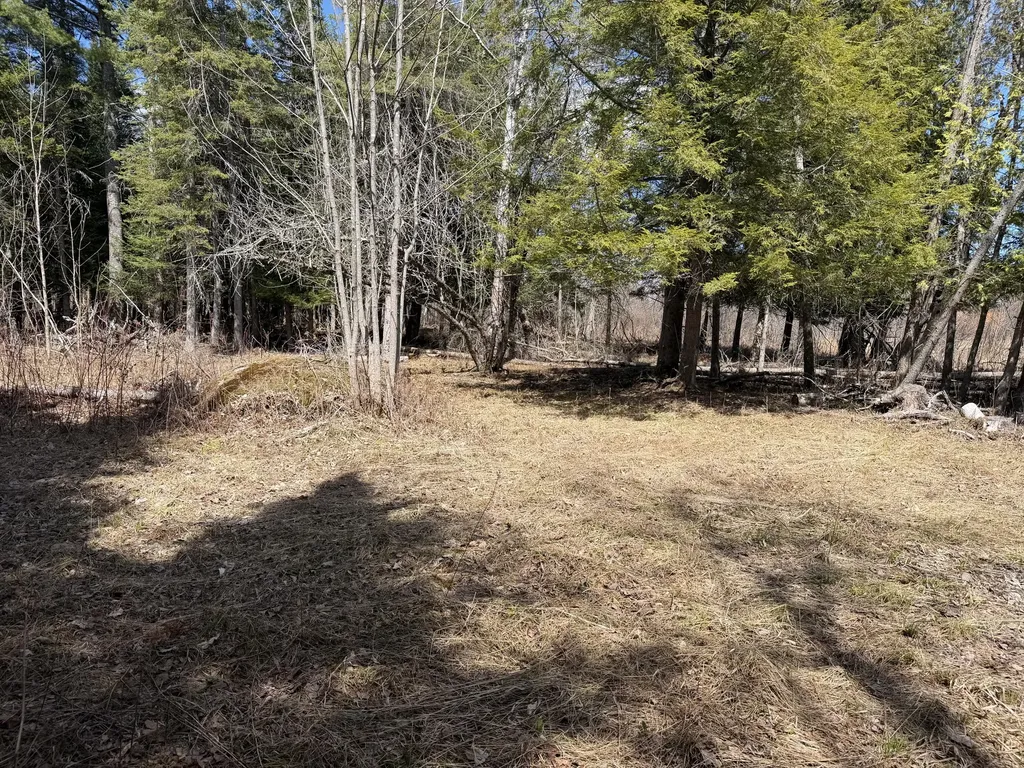 193 West Road Bradford ME 04410