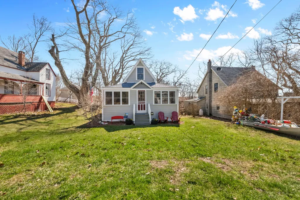 11 Oakland Avenue Portland ME 04108