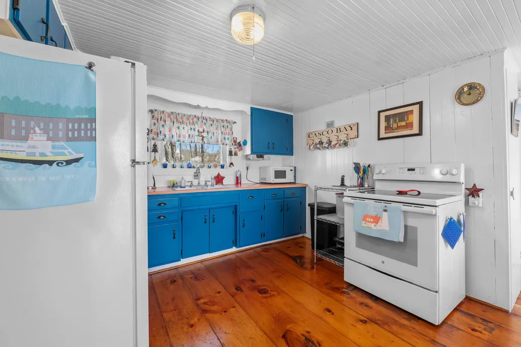 11 Oakland Avenue Portland ME 04108