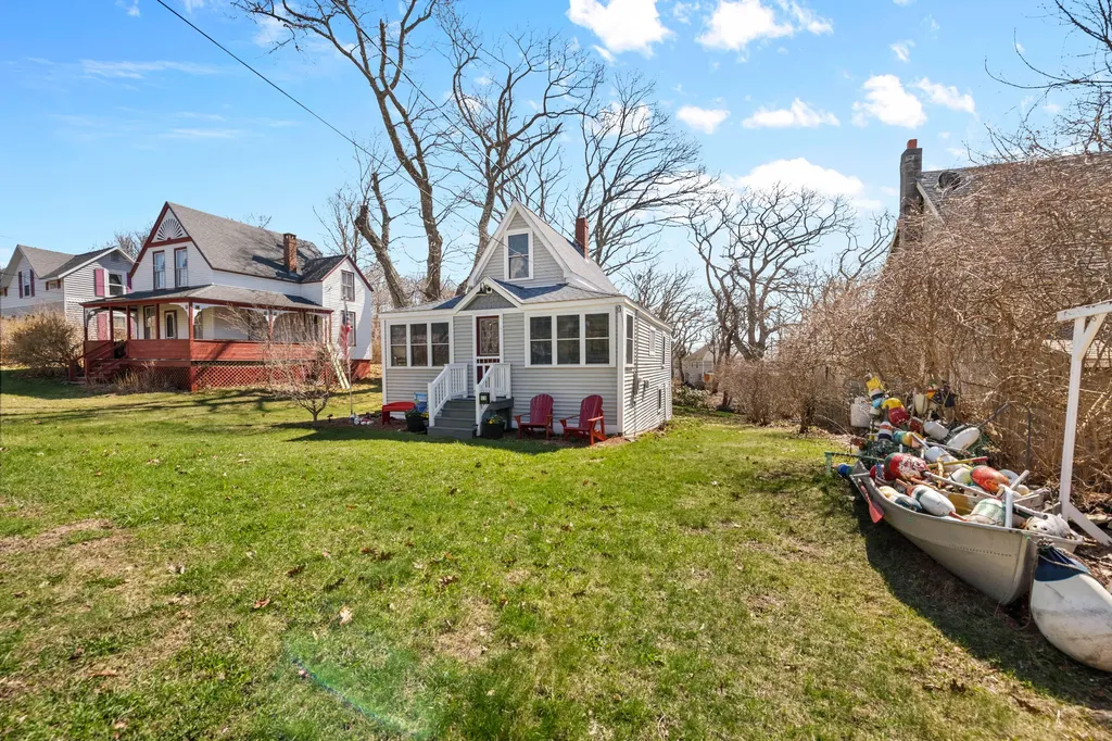 11 Oakland Avenue Portland ME 04108