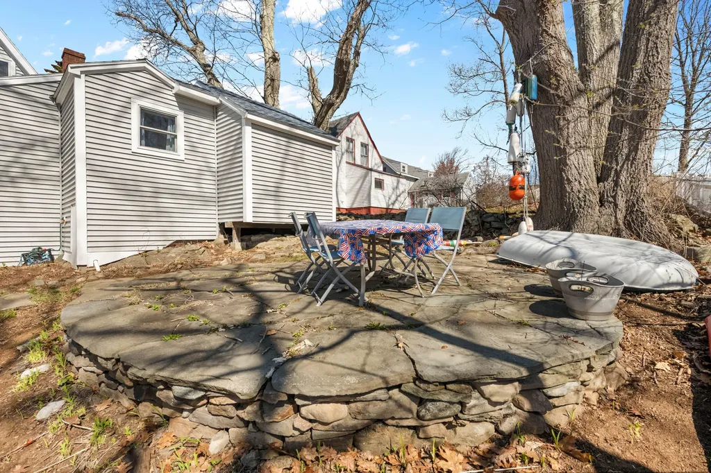 11 Oakland Avenue Portland ME 04108