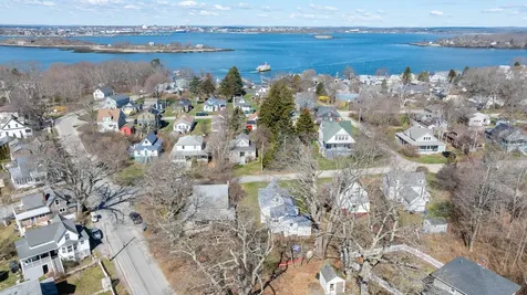 11 Oakland Avenue Portland ME 04108