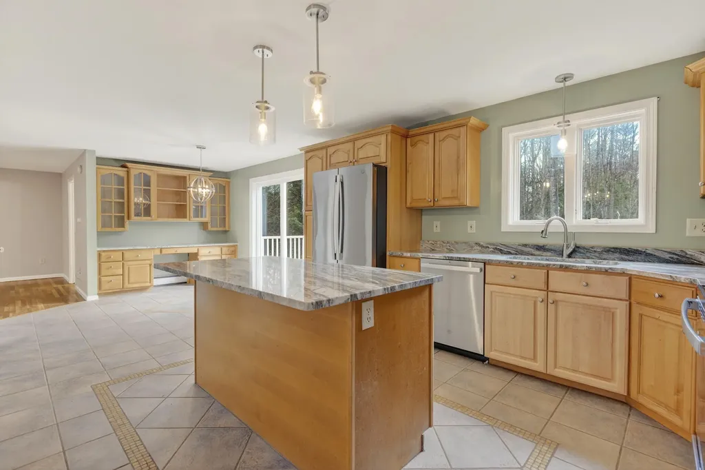 350 Hillside Street Yarmouth ME 04096