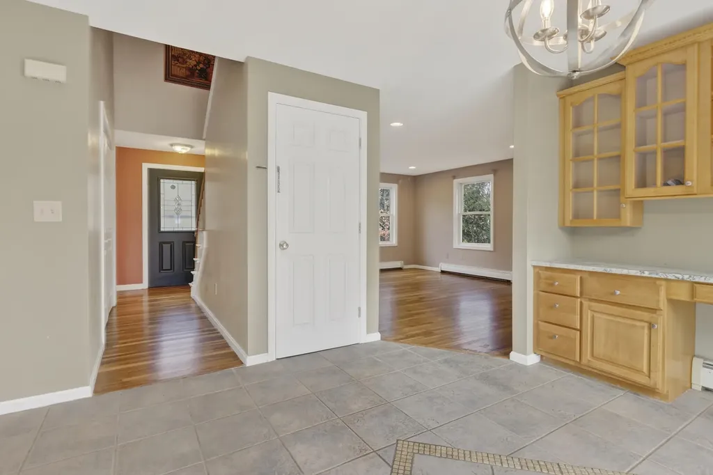 350 Hillside Street Yarmouth ME 04096