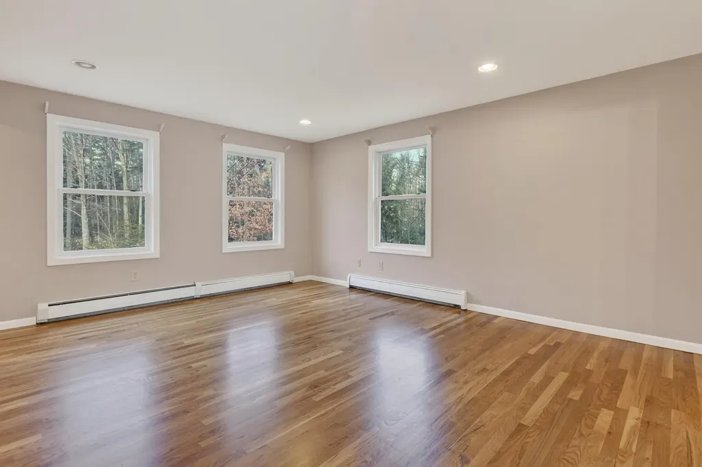 350 Hillside Street Yarmouth ME 04096