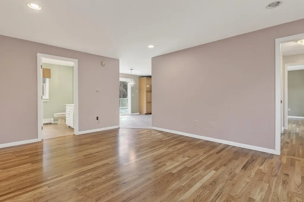 350 Hillside Street Yarmouth ME 04096