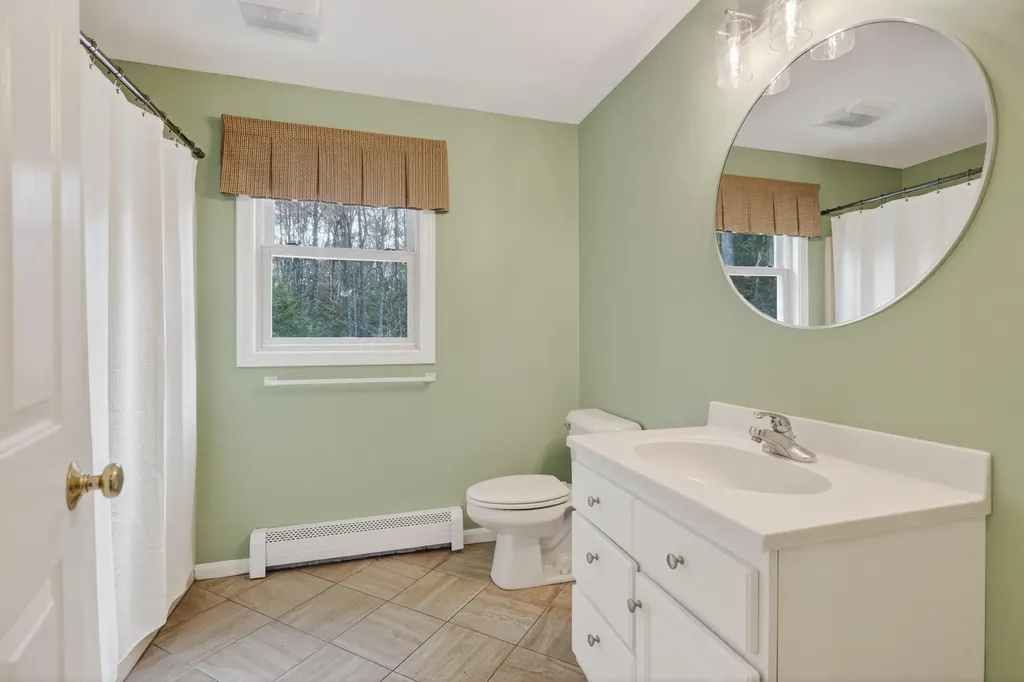 350 Hillside Street Yarmouth ME 04096