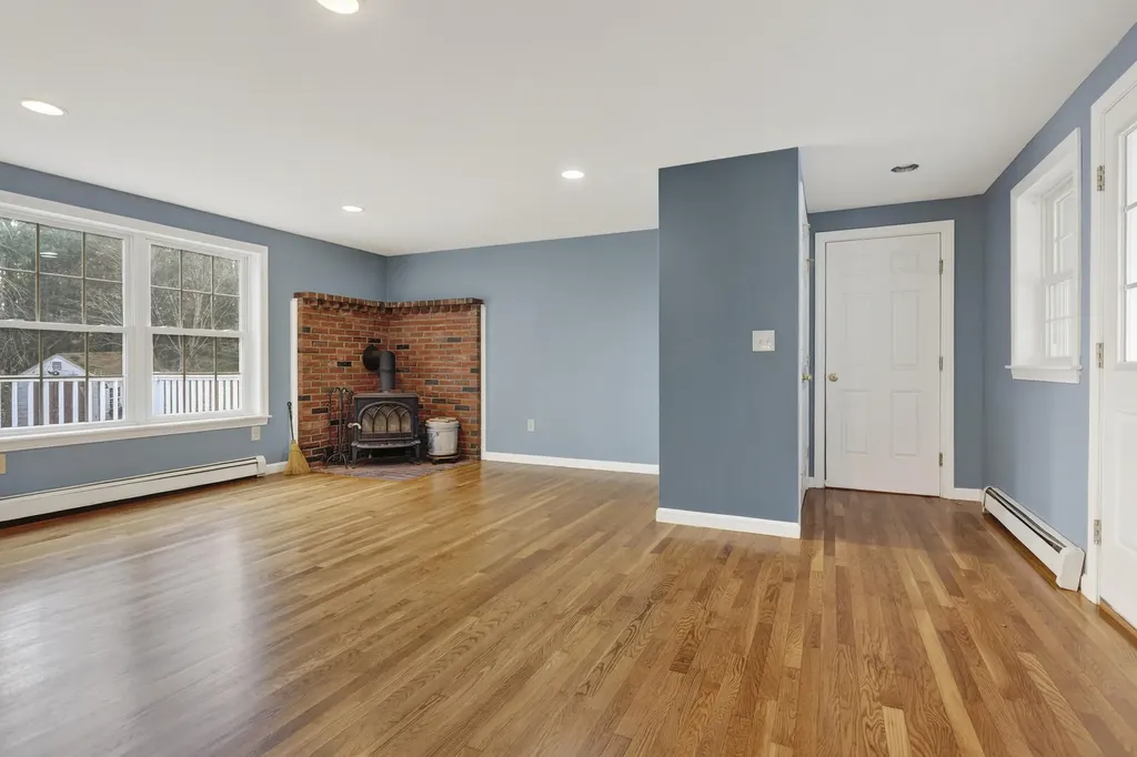 350 Hillside Street Yarmouth ME 04096
