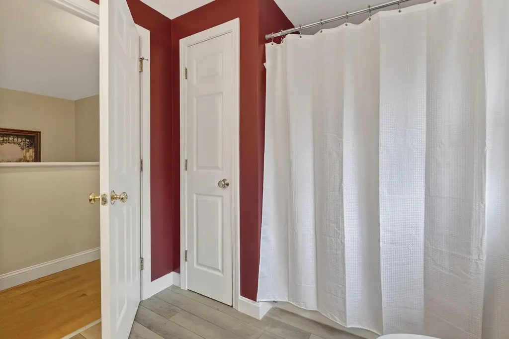 350 Hillside Street Yarmouth ME 04096