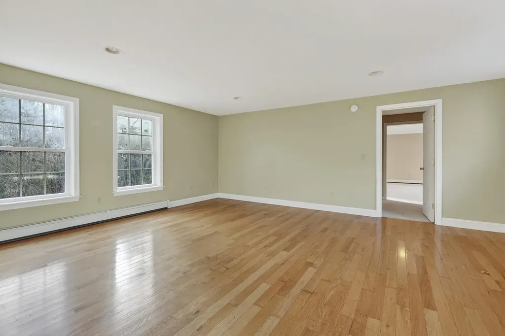 350 Hillside Street Yarmouth ME 04096