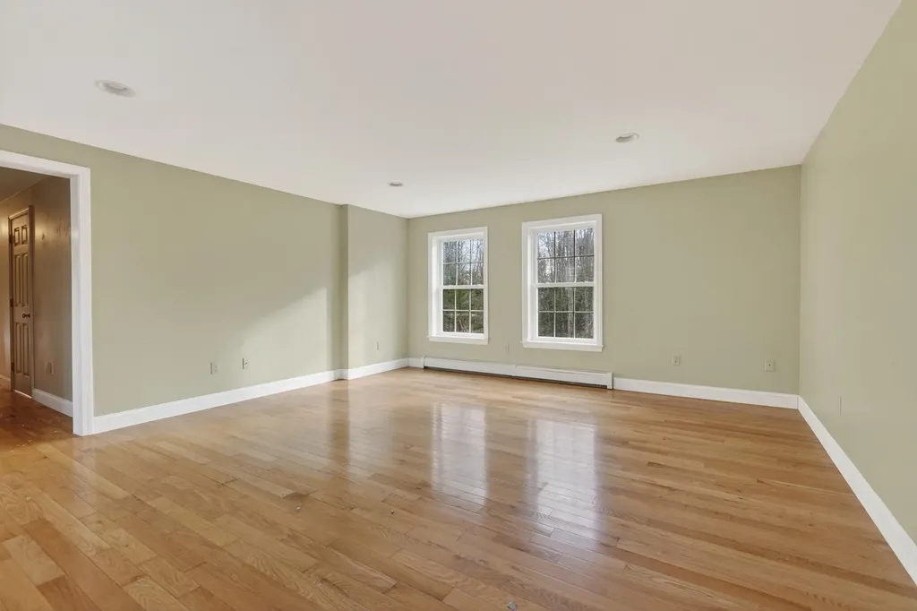 350 Hillside Street Yarmouth ME 04096