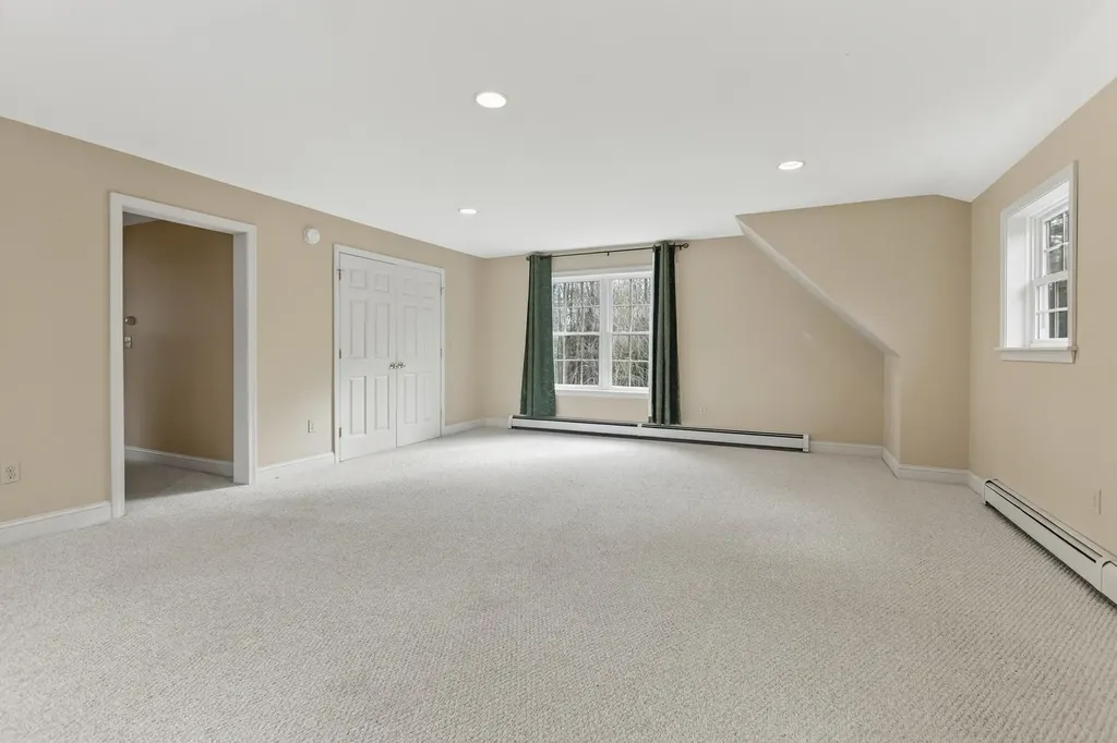 350 Hillside Street Yarmouth ME 04096