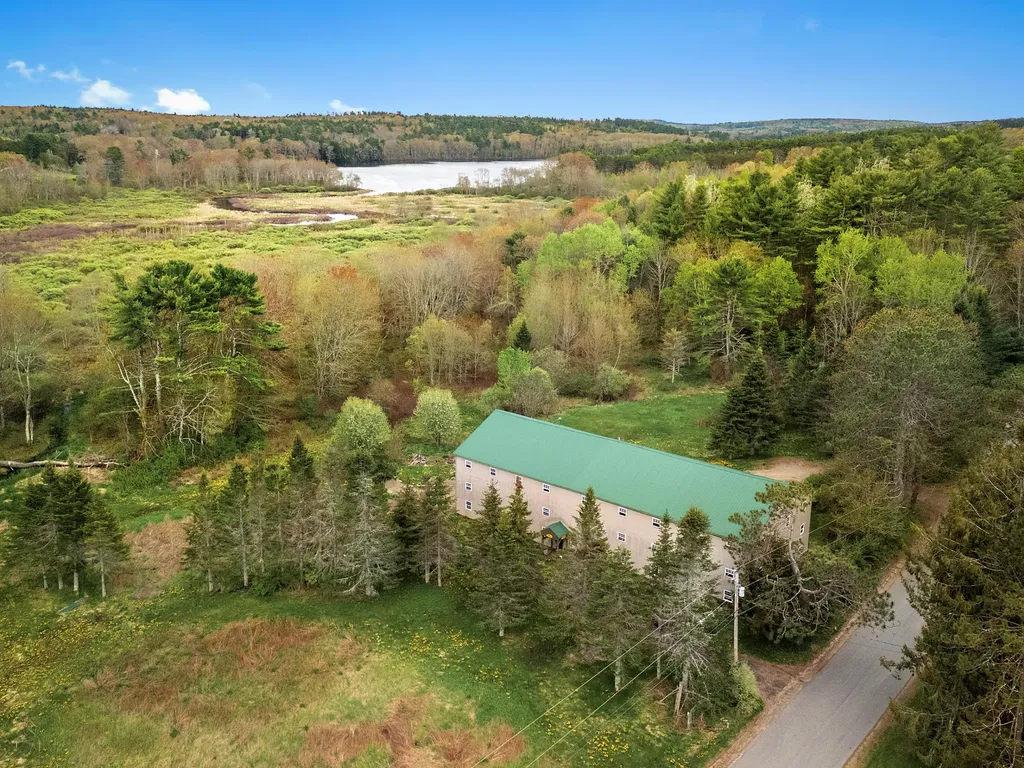 1257 N Pond Road Warren ME 04864