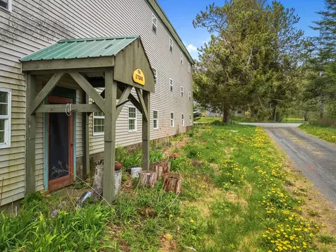 1257 N Pond Road Warren ME 04864