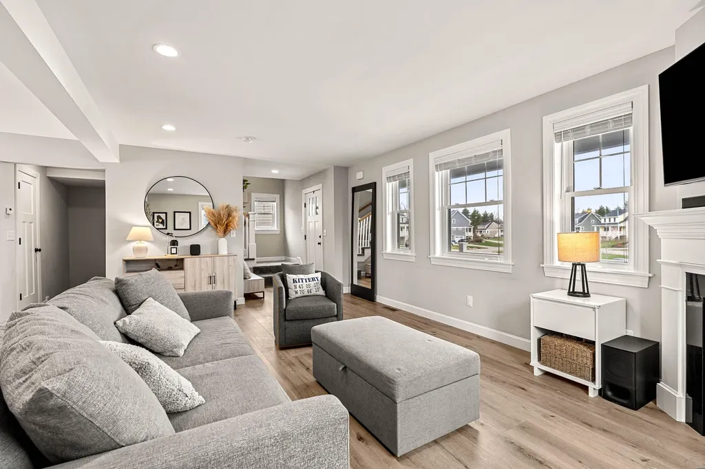 50 Huntington Way Kittery ME 03904