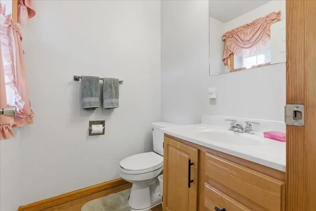18 Beaver Pond Road Brunswick ME 04011