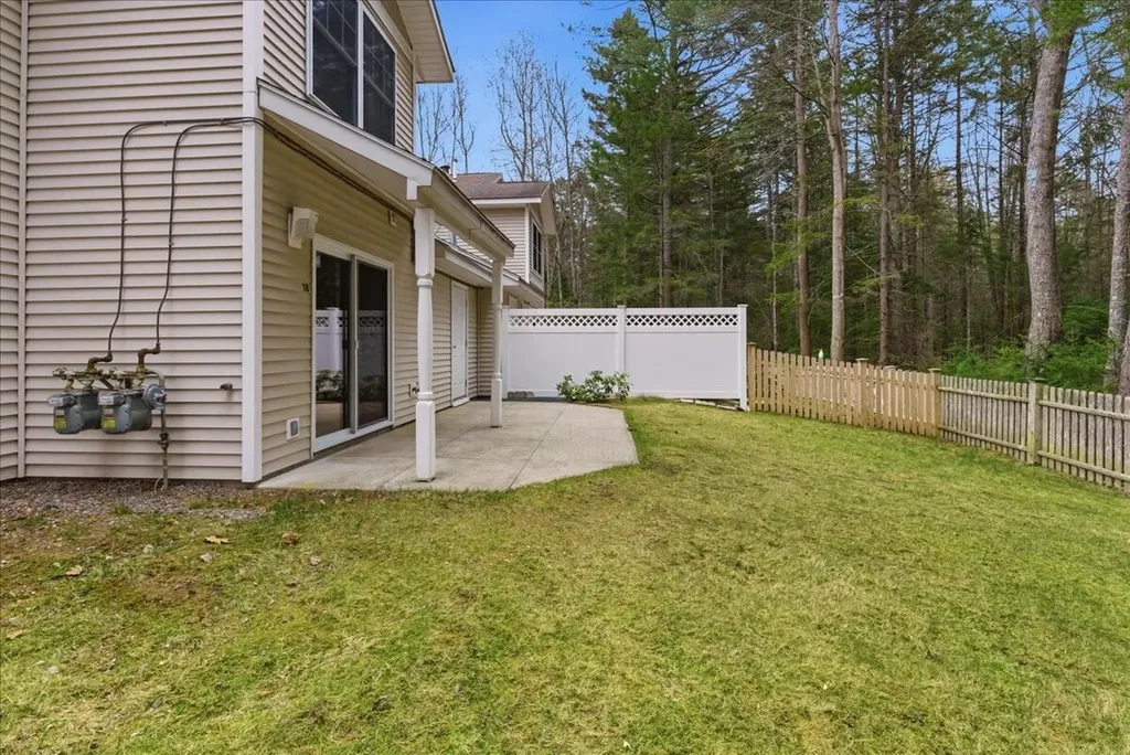 18 Beaver Pond Road Brunswick ME 04011
