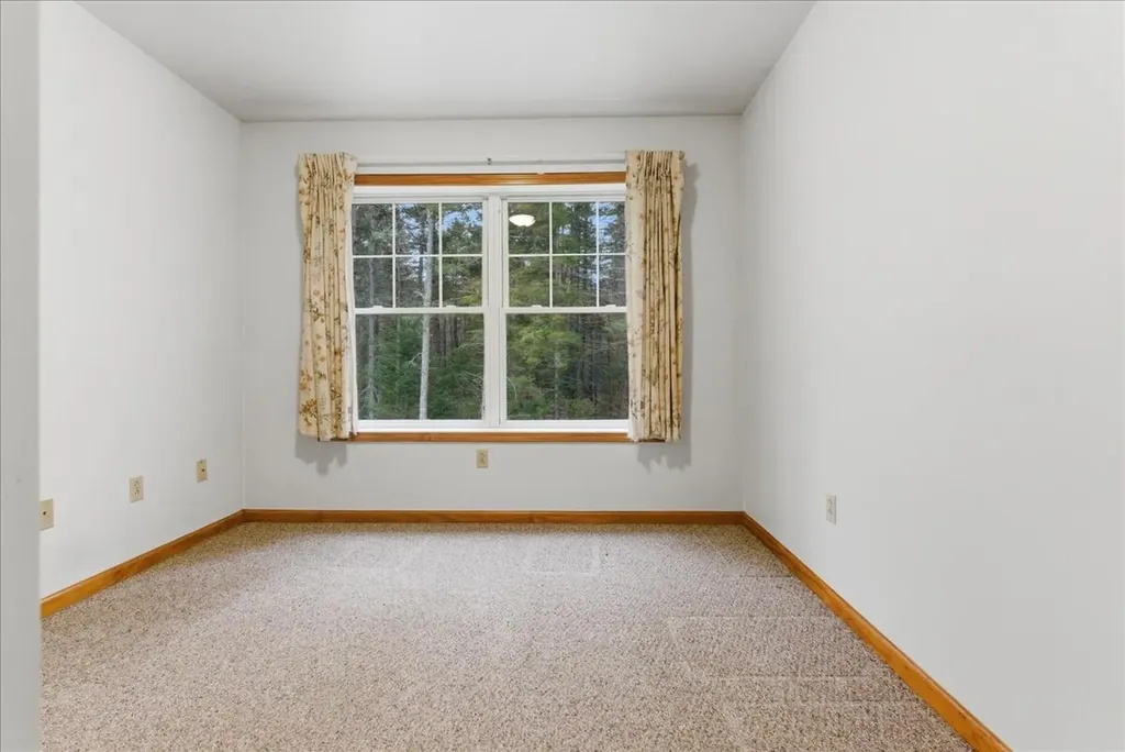 18 Beaver Pond Road Brunswick ME 04011