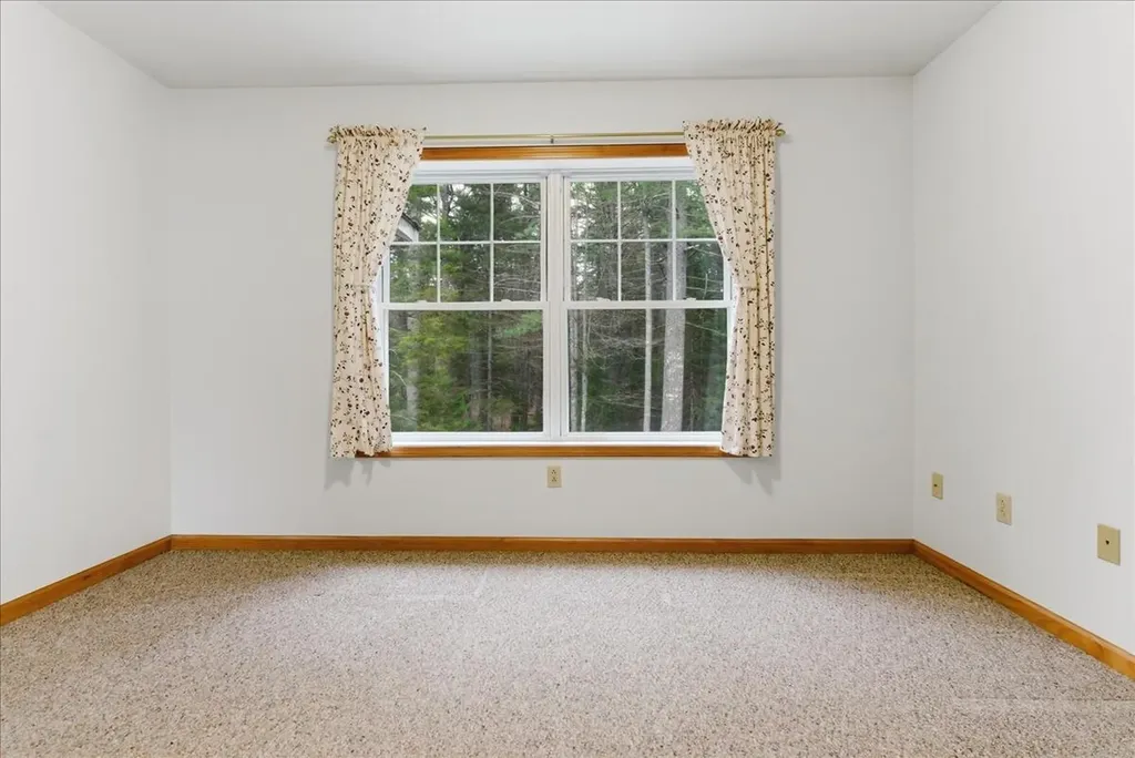 18 Beaver Pond Road Brunswick ME 04011