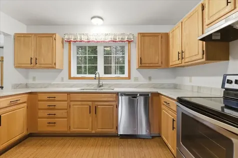 18 Beaver Pond Road Brunswick ME 04011