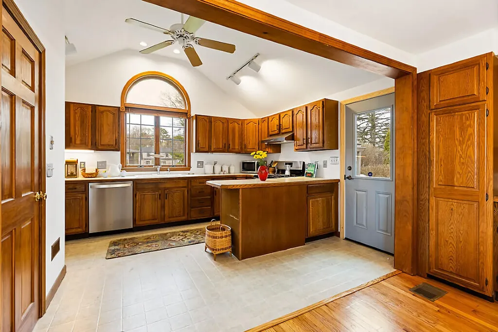 3 Chester Avenue Falmouth ME 04105