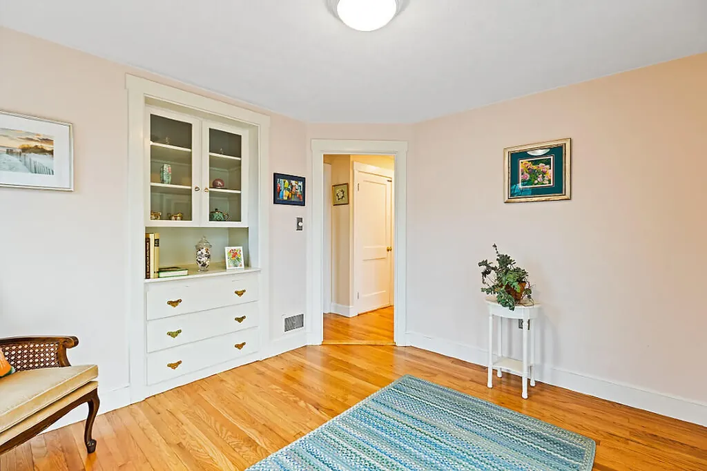 3 Chester Avenue Falmouth ME 04105