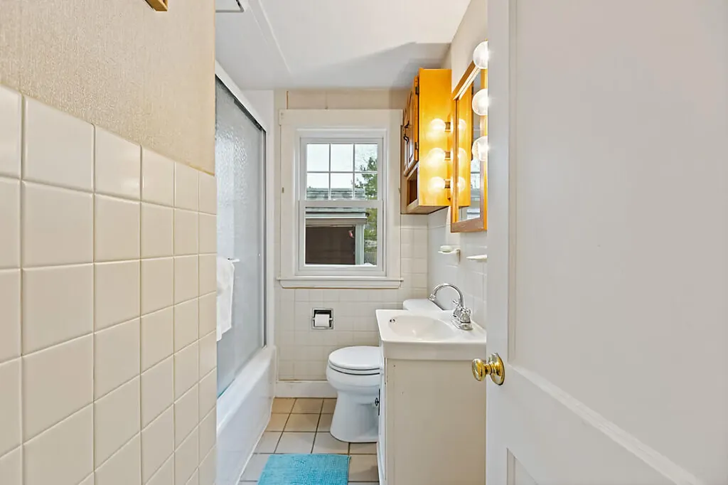 3 Chester Avenue Falmouth ME 04105